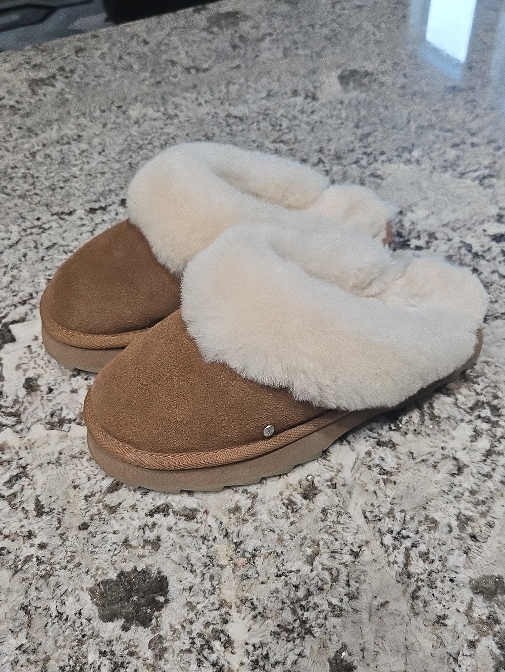 EMU Australia Mayberry Slipper Brown & White Fur Slippers Size 6.5/7